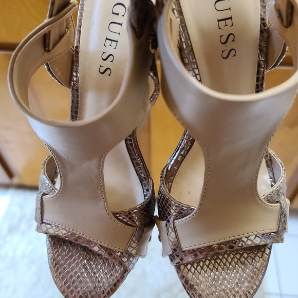 Guess shoes - Picture 6 of 8